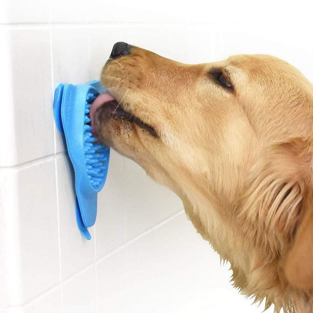 Silicone Pet Treater Wall Mounted Lick Pad Slow Food Feeder Disc