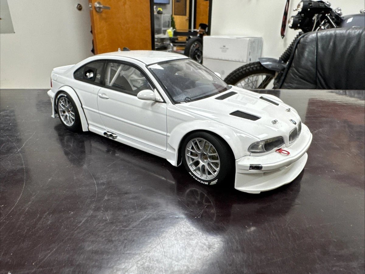 1/18 AUTOart BMW M3 GTR 24h Nurburgring 2005 Plain Body Version