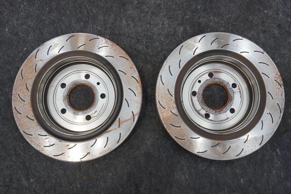 Rotor de freio a disco traseiro esquerdo e direito com fenda 23322785 Chevrolet Corvette C7 15-19 - Imagem 4 de 4