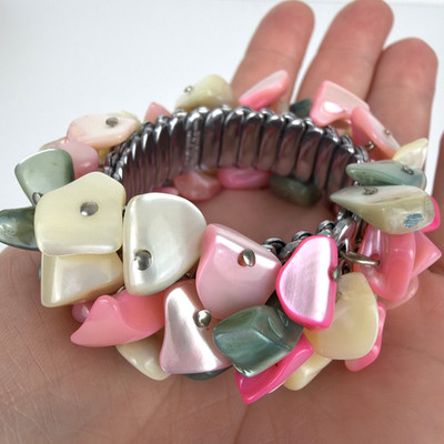 Vintage Mid-Century J.S.F.K Japan Mother of Pearl MOP Expansion Stretch Bracelet
