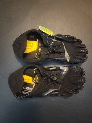Vibram Five Fingers Black 14W0701 Size 7-7.5 EU 37 Shoes Toes Slip