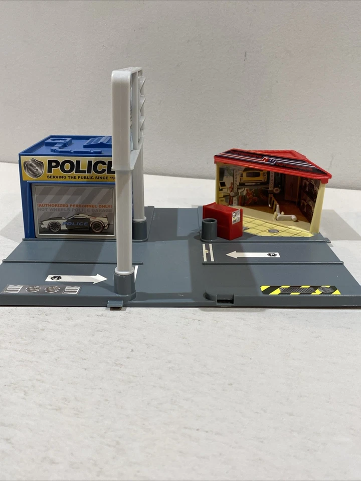 Juego Mattel Hot Wheels Mega City 2007 City Block policía y envío de reparación 1328UX Foto 3 de 4