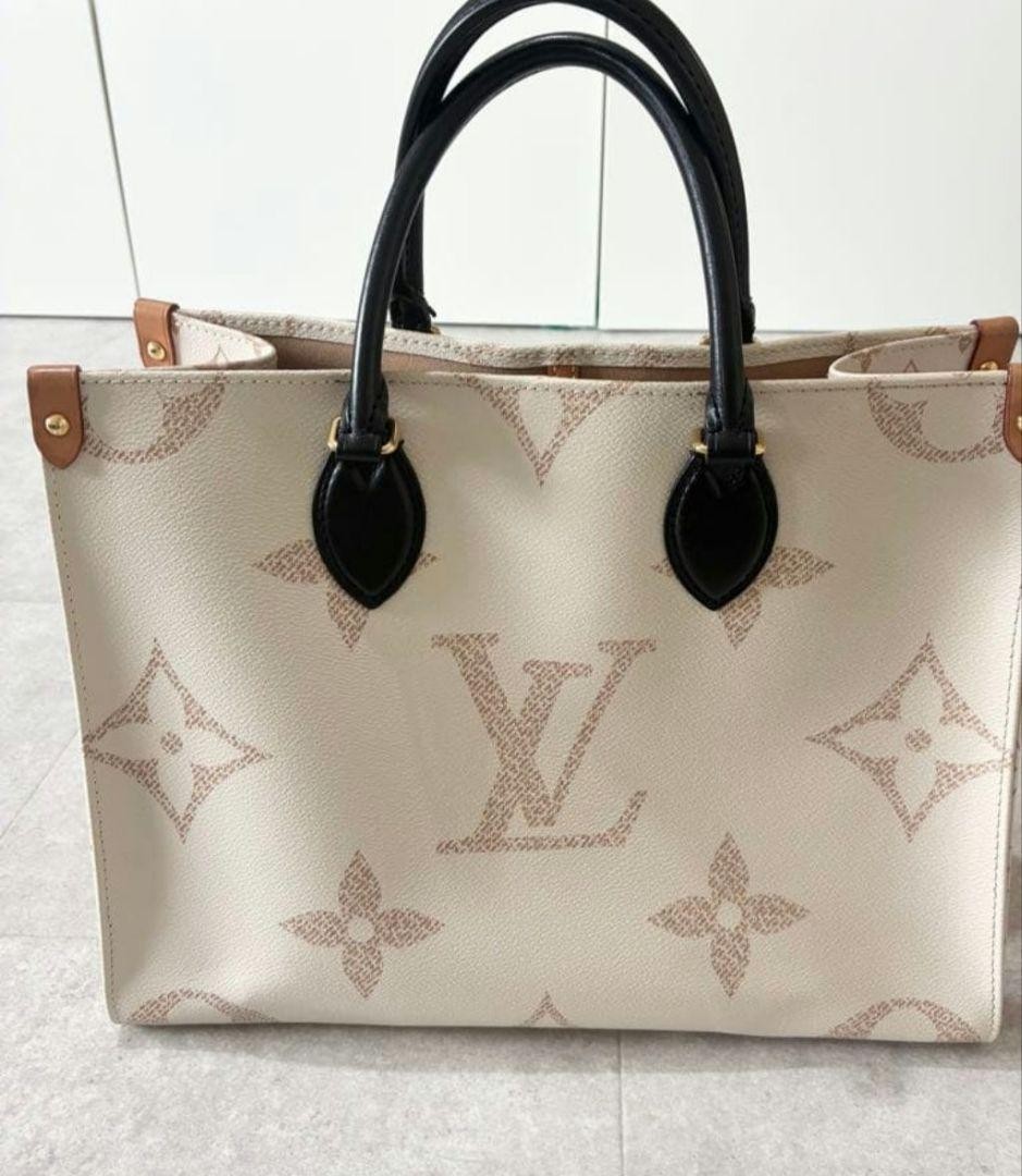 Louis Vuitton Monogram Dune OnTheGo MM Tote Bag