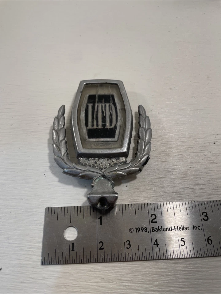 Usado Lote De 3 1973 1974 1975 1976 1977 1978 1979 Ford LTD CAPÓ ORNAMENTO EMBLEMA Foto 2 de 2