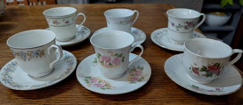 LOT OF 6 VINTAGE TEA CUPS/SAUCERS - All are MATCHED - Economy Selection