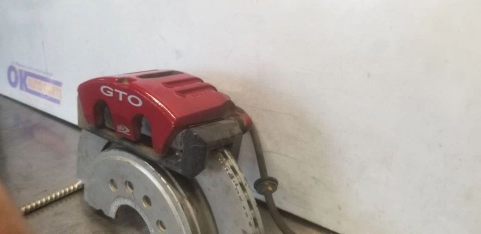 06 PONTIAC GTO BRAKE CALIPER FRONT LEFT DRIVER - Image 3 of 4