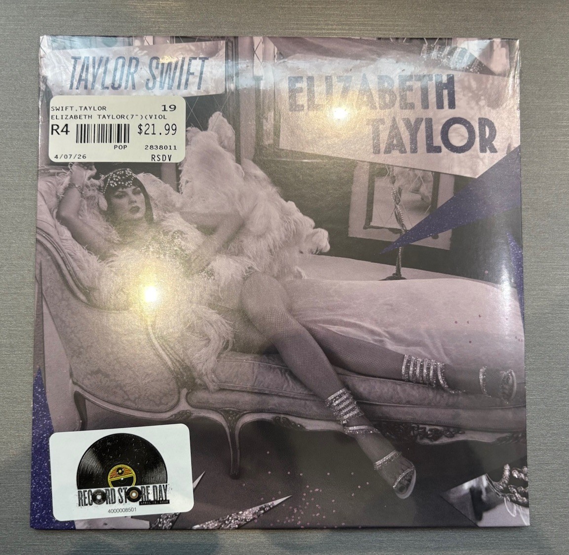 Taylor Swift RSD 同名アルバム US盤LPレコード IMG_0264.jpg?v=1754431278&