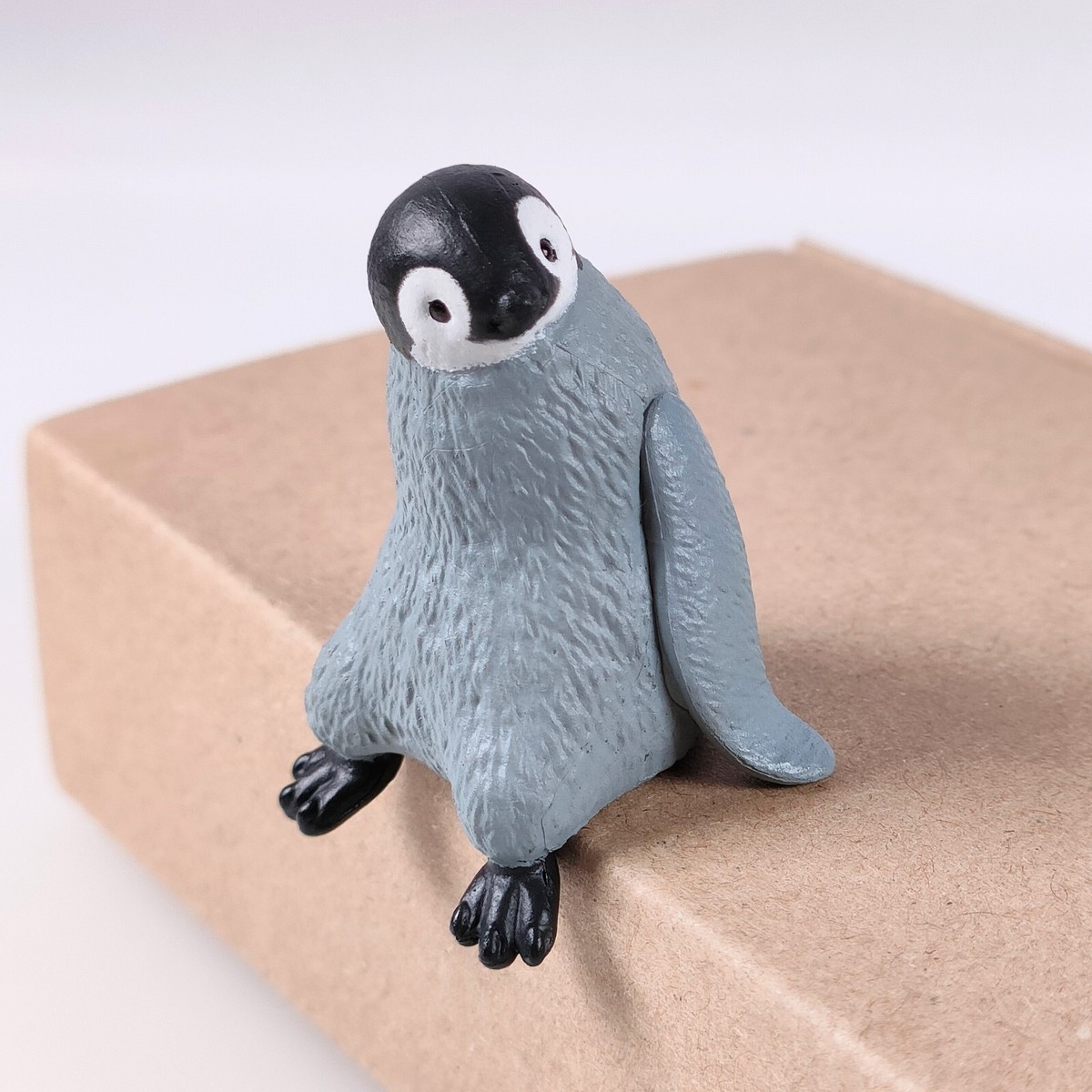 Emperor Penguin Fuchiyasumi Mini Figure Animal Gacha