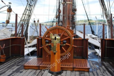Photo 6x4 Discovery bridge Newport-on-Tay The bridge of the RRS Discovery c2010