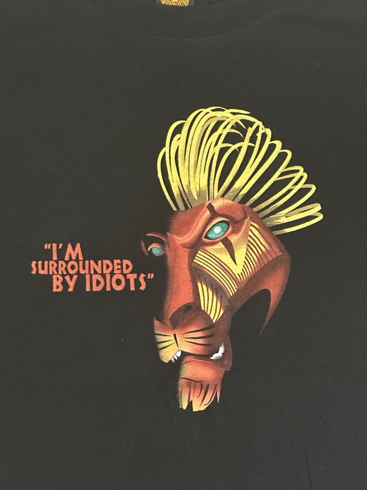 Camiseta Divertida Disney Vintage Años 90 El Rey León “Estoy Rodeada de Mudos” Foto 2 de 4