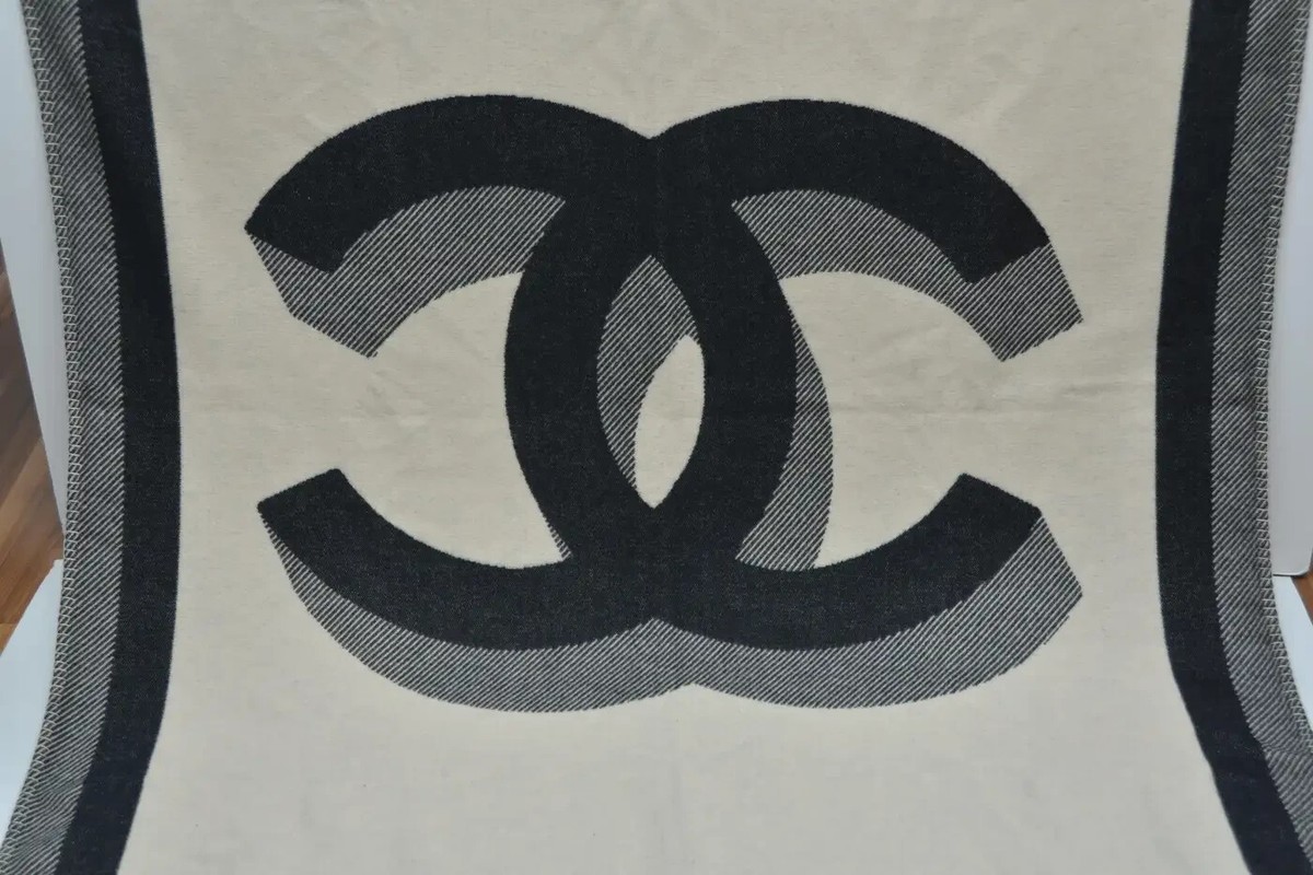 CHANEL ブランケット Chanel Blanket Throw Travel Rug NEW 74