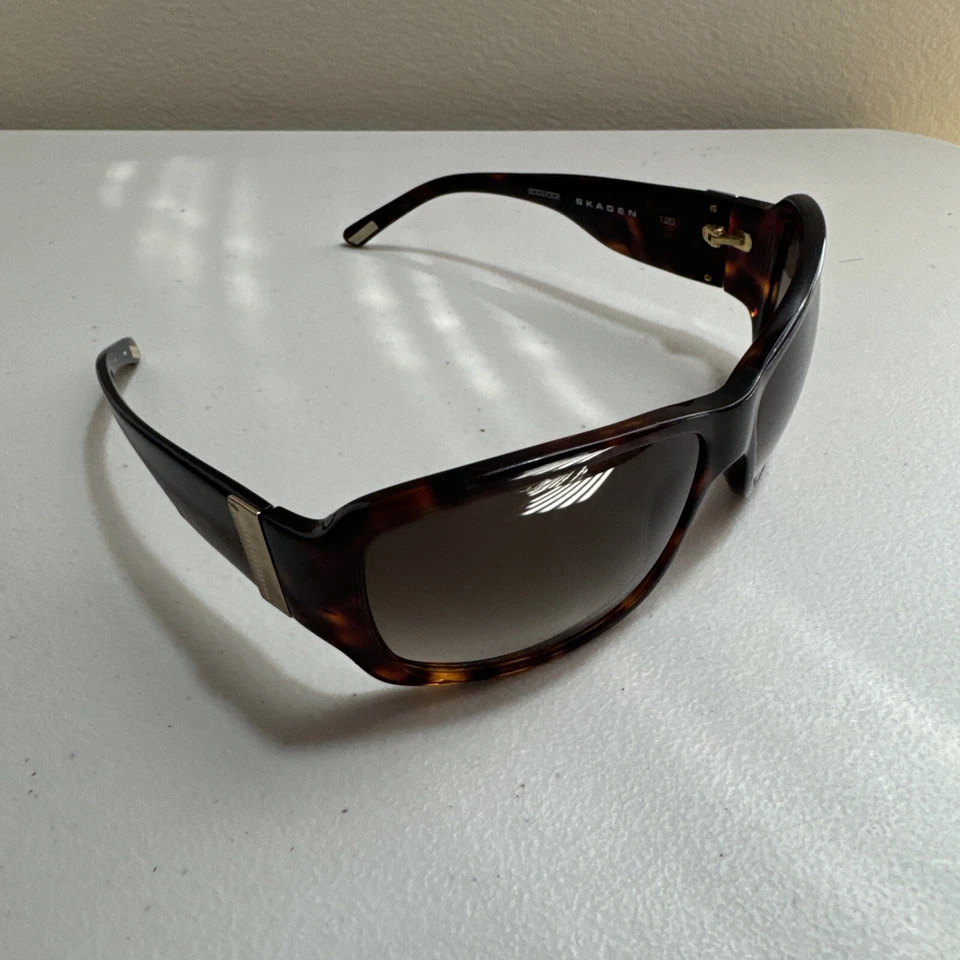 Gafas de sol Skagen S002-002 leer por favor. Foto 3 de 4