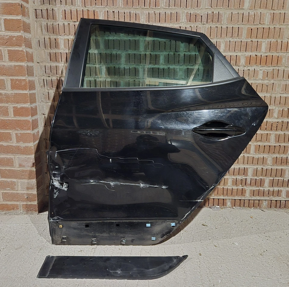 Rear Left Door – Hyundai ix35 - Image 2 of 2