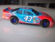 RACING CHAMPIONS 1997 BOBBY HAMILTON STP RICHARD PETTY RACING 1/64 NASCAR