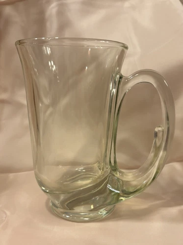 Tiara by Indiana Glass Hunter Horn mug 1219n