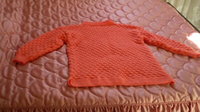 pull femme 46-48 fait main-neuf-couleur saumon