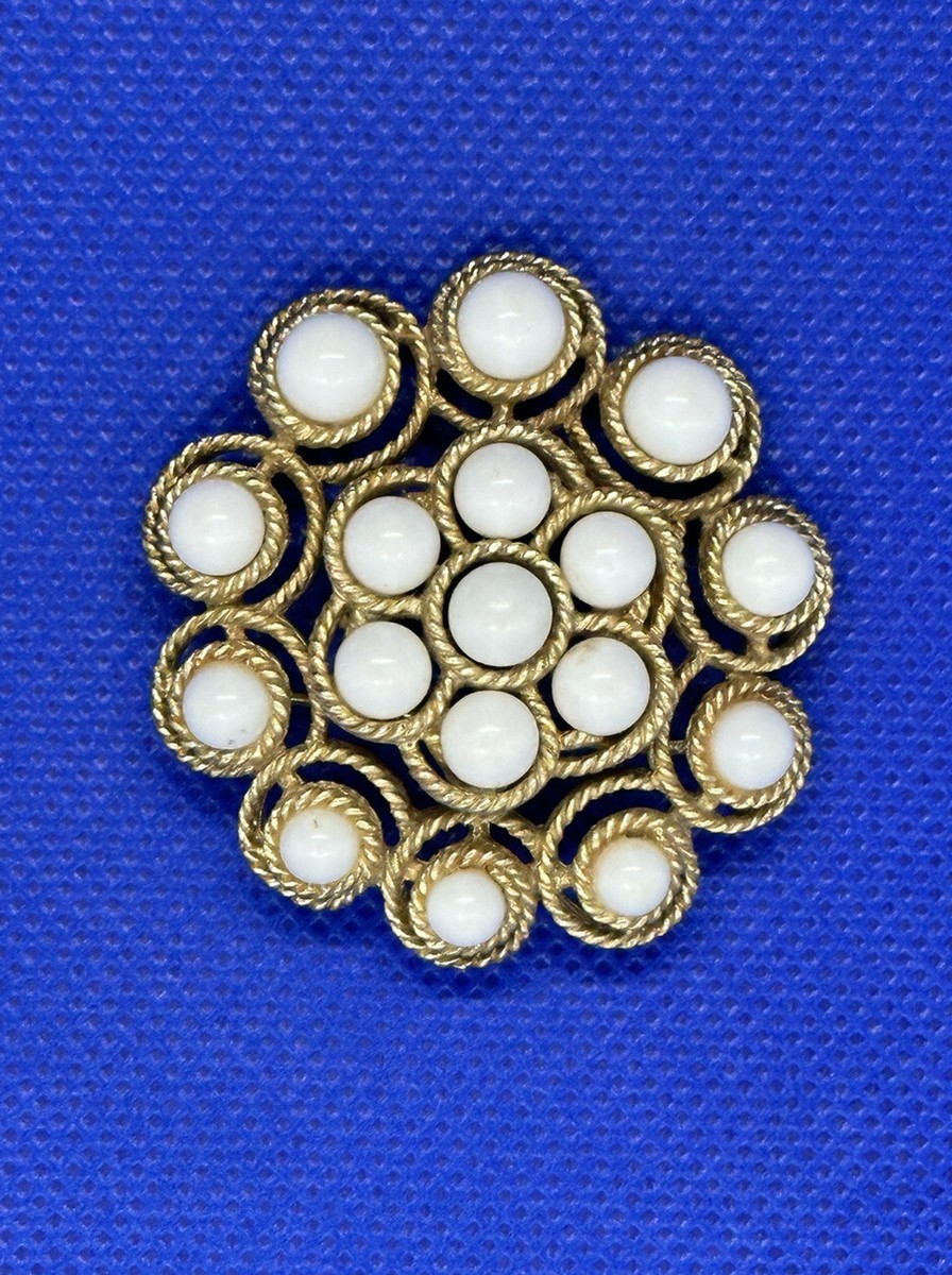 Vintage Crown Trifari Gold and White Milk Flower Brooch s-l400.jpg main image 3
