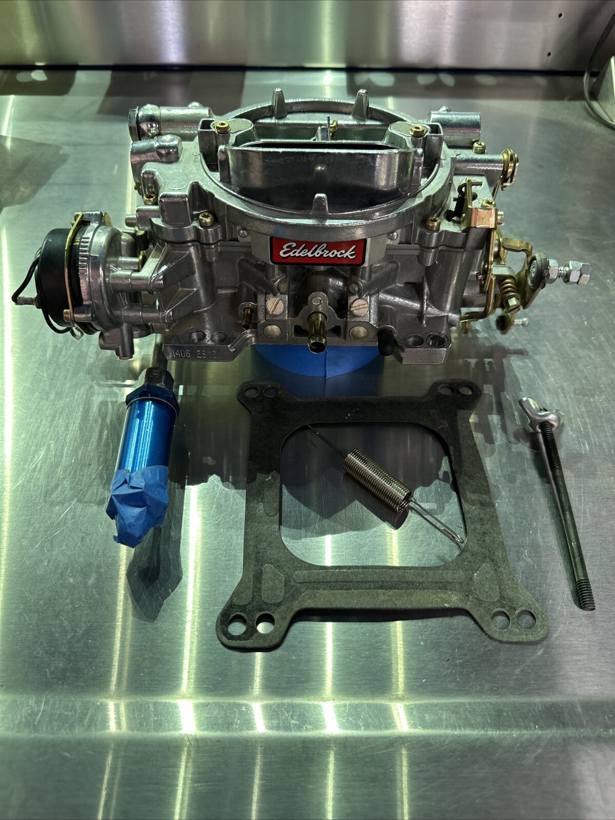 Edelbrock Performer Carburetor 1406 With Earl’s Fuel Filter eBay