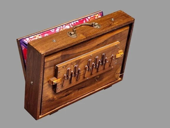 15″ Shruti Box  Teak Wood, Tuned to 432 Hz Swar Peti with Carry Bag  Handcrafted - Image 2 of 4