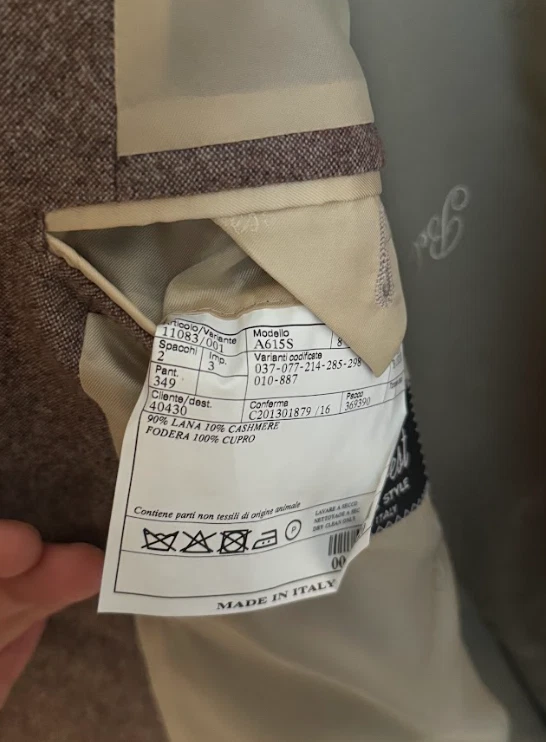 Belvest Heathered Beige Wool & Cashmere Double-Breasted Blazer Size 50IT - Image 2 of 4