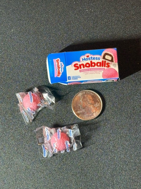 MINI VERSE REAL BRANDS BOX OF HOSTESS SNOBALLS