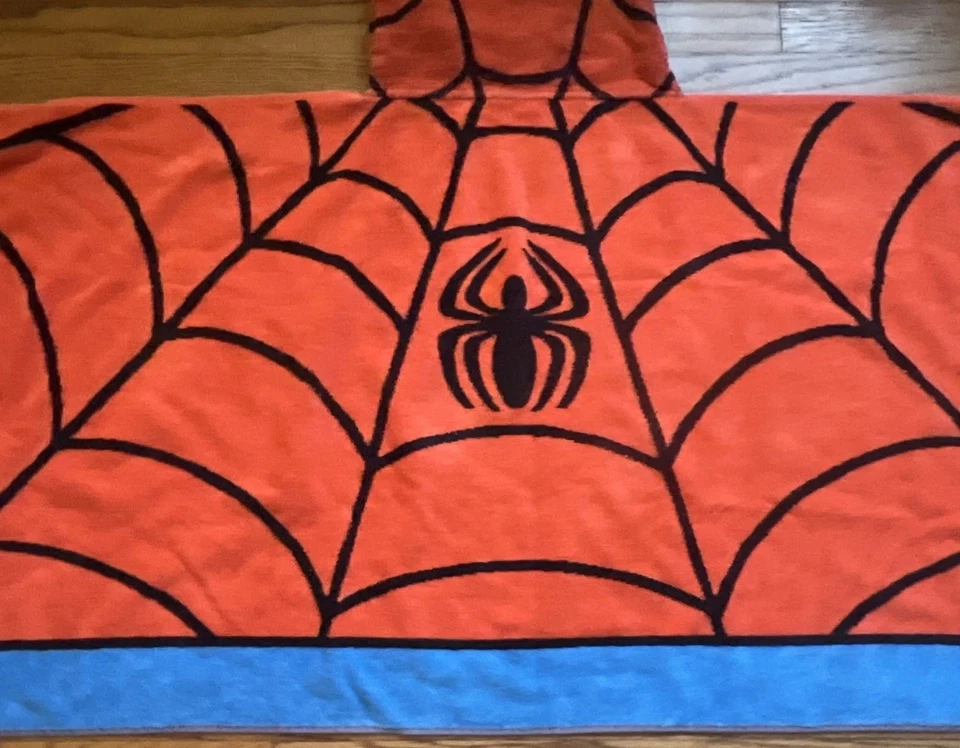 Toalha de banho Marvel SpiderMan com capuz 100% algodão 22 x 46 muito bom estado - Imagem 3 de 4