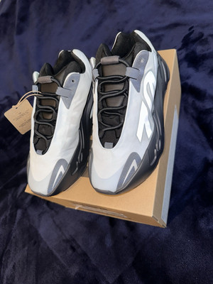 Yeezy Boost 700 MNVN Blue Tint