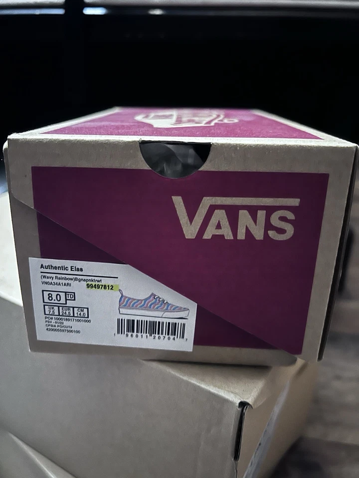 Furgonetas arco iris para niños pequeños nuevas con etiquetas talla 8 Foto 3 de 3