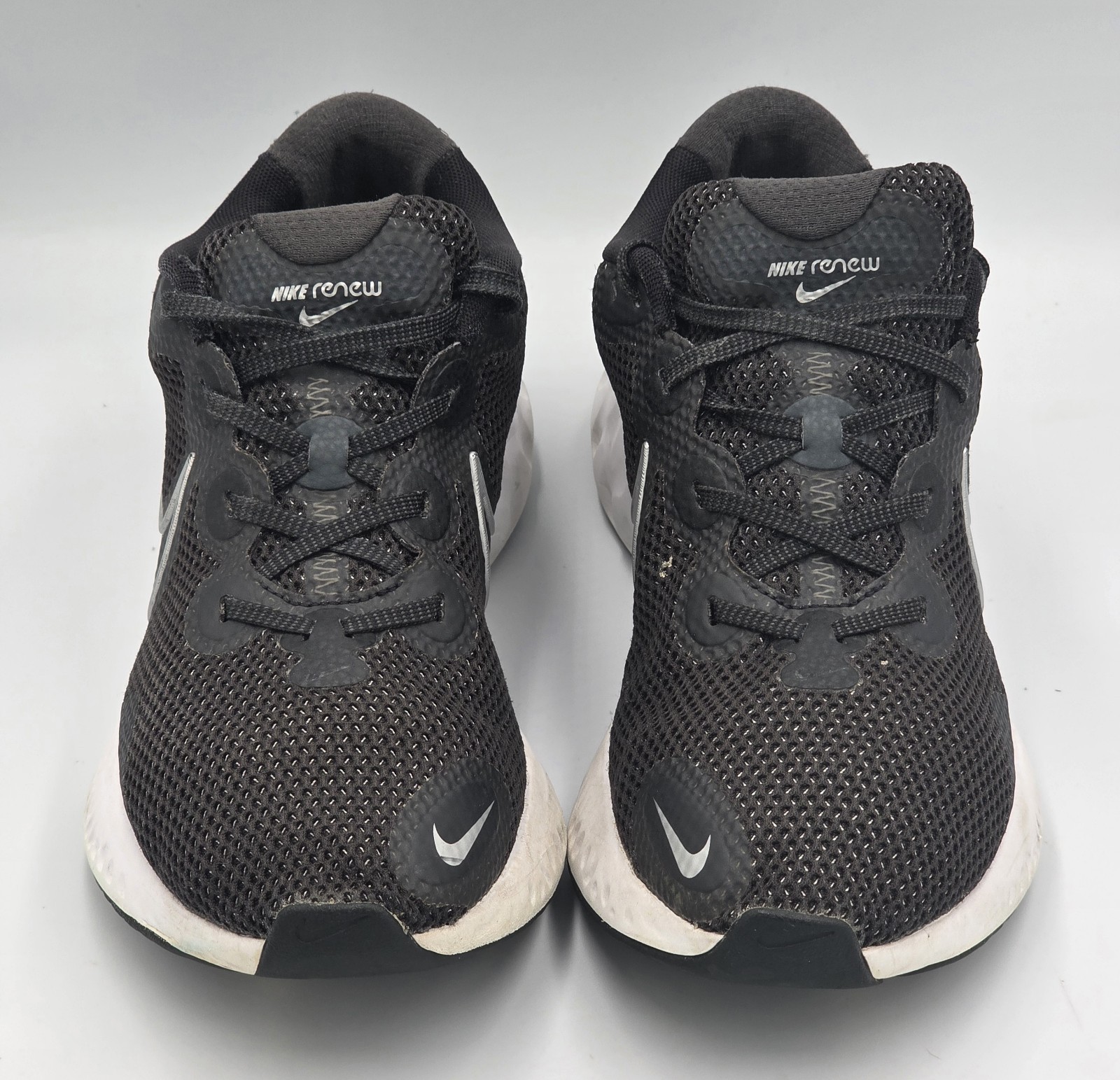 Nike Renew Men’s Size 9.5 Running Black/White Gym Workout Shoes Sneakers  thumbnail 3