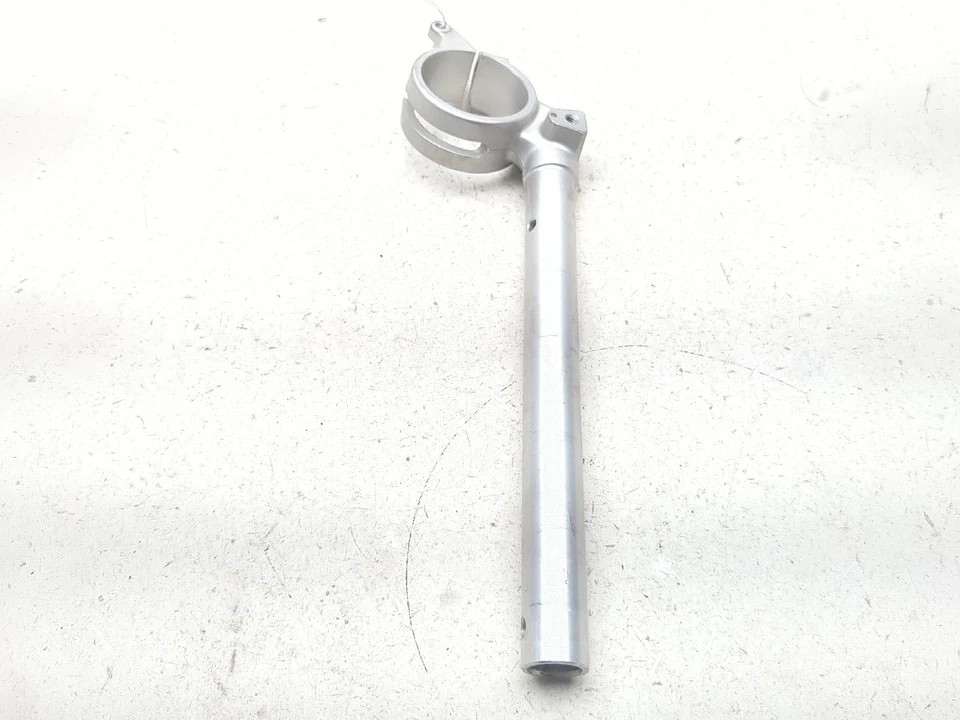 06-12 Triumph Daytona 675R передний правый зажим на руль - Изображение 2 из 4