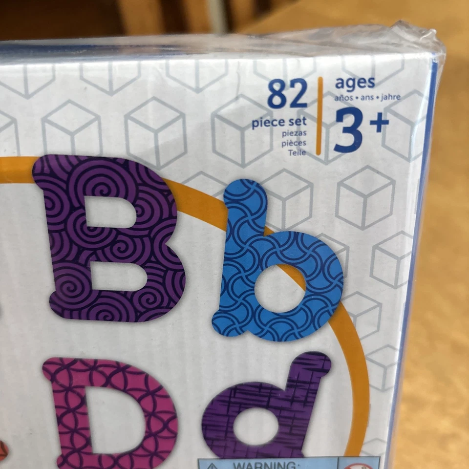 LEARNING RESOURCES MAGNETIC UPPERCASE & LOWERCASE LETTERS - Image 2 of 4