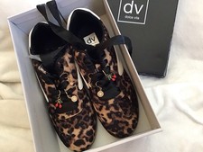 Dolce Vita  Quantum Charm  Women  s Sneakers Size 9.5 Leopard Print 6 Charms