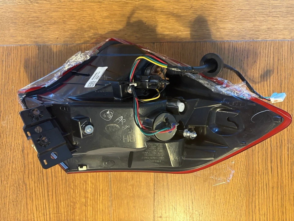 Hyundai Rear Light Outer Driver Side for i20 1.2 1.4 2014-2018 Tail Lamp - Image 4 of 4