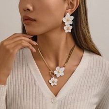 Elegant White Flower Pendant Necklace Earring Fashion Set for Women Alloy