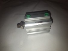 NEW GENUINE SMC CYLINDER CQ2KB40-40DM, 145PSI 1.0 MPa MADE IN USA