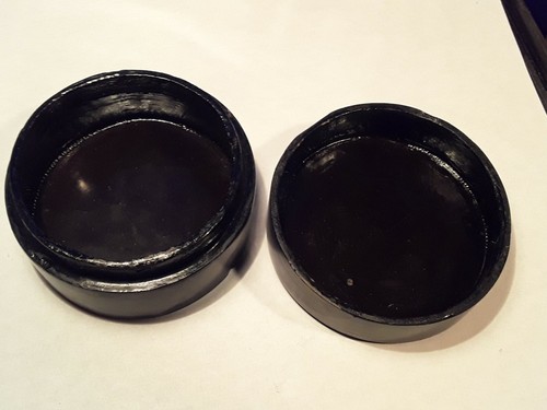 Antique Meiji Japanese Lacquer Box with Stone Bone and Mother-of-pearl Inlay - Picture 7 of 10
