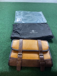 vetelli hanging toiletry bag