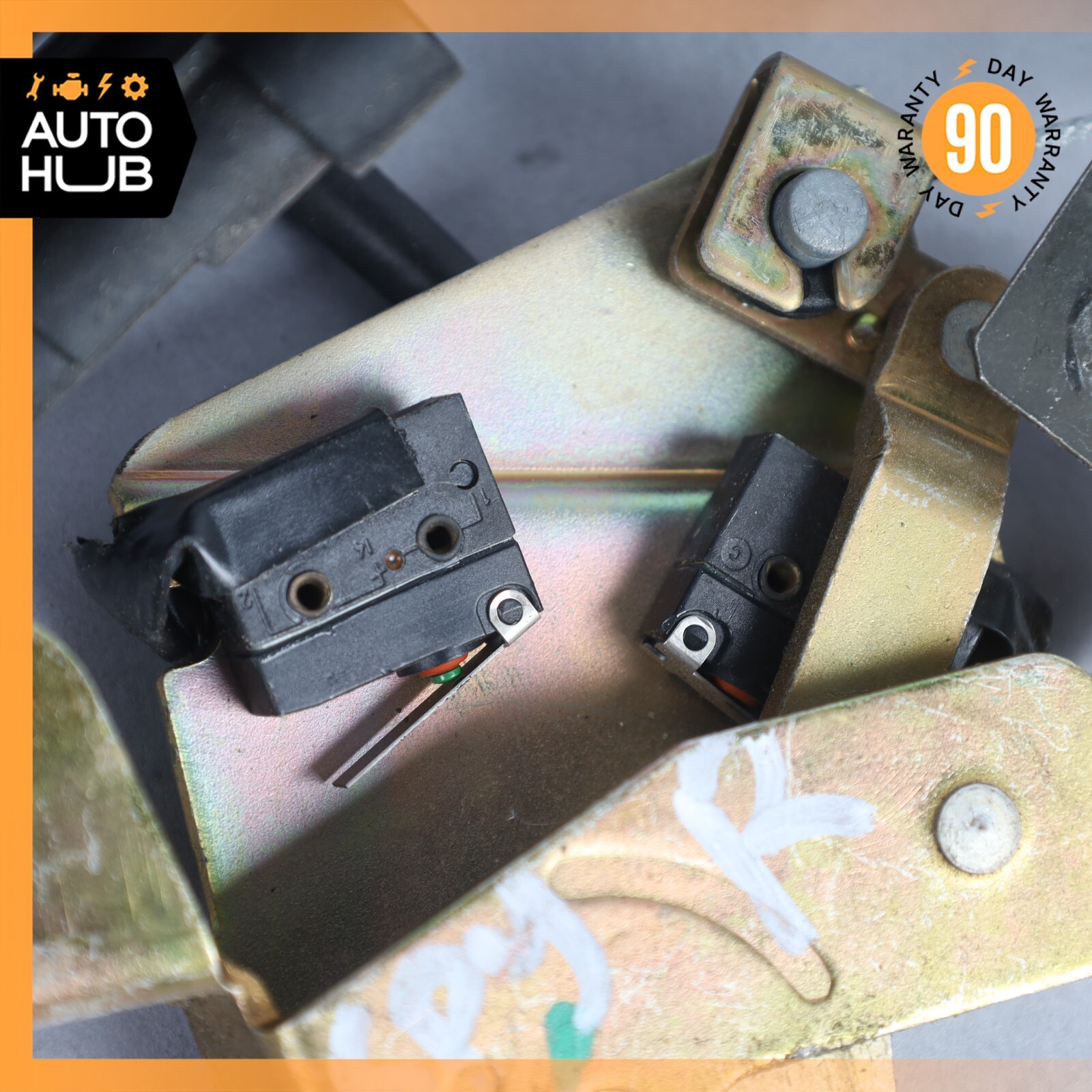 02-07 Maserati Spyder GT M138 Convertible Right Lock Latch Mechanism OEM 61k