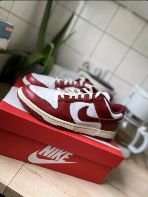 EU 42/US 8.5 Nike Dunk Low Vintage Team Red    NEU FJ4555-100