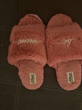 Women's slipper Size 7/8