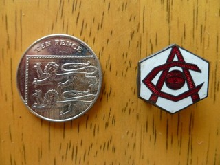 ARSENAL FOOTBALL CLUB ENAMEL BADGE
