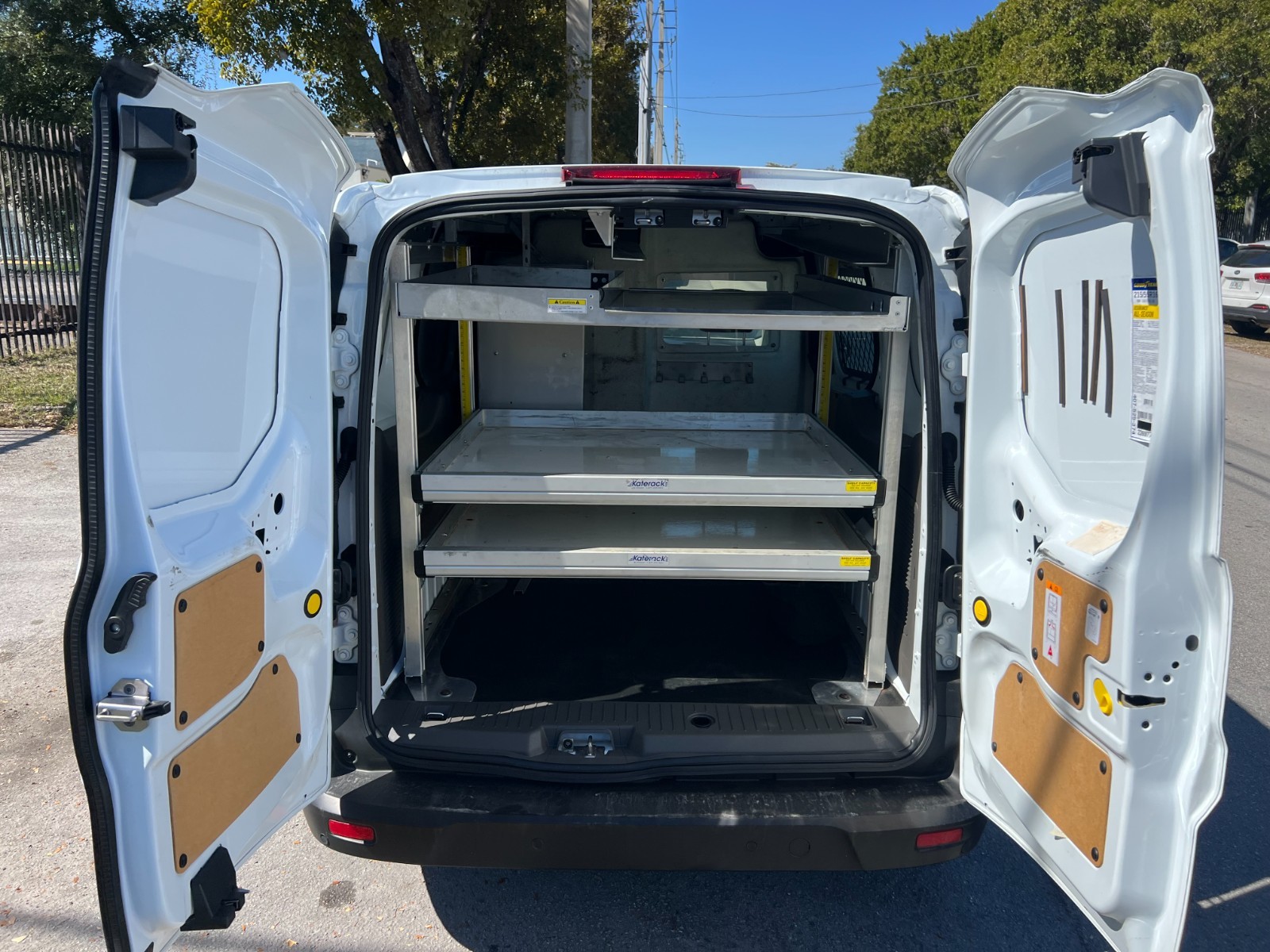 Ford Transit Connect - Image 20