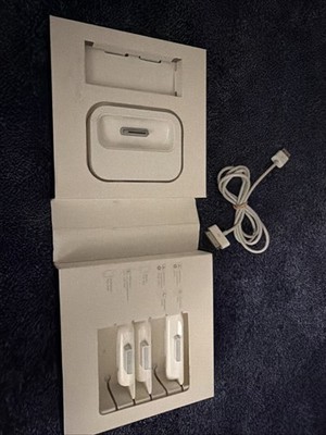 APPLE iPOD DOCK A1256 TESTED With Charger