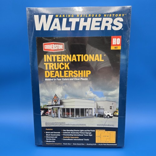 Walthers 4025 Intrntnl Truck Dealership