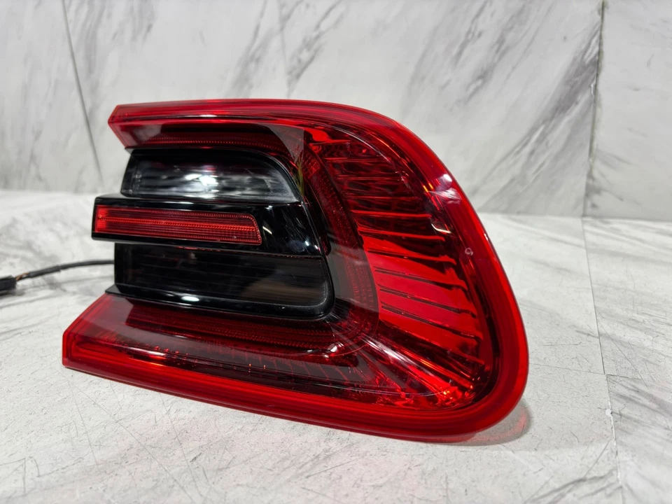 2015-2018 PORSCHE MACAN INNER TAIL LIGHT OEM LEFT DRIVER SIDE LED 95B-945-093-AA - Image 4 of 4