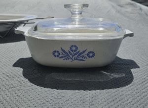 CorningWare Square Floral Casserole Dish w/ Glass Lid White & Blue Glass-Ceramic