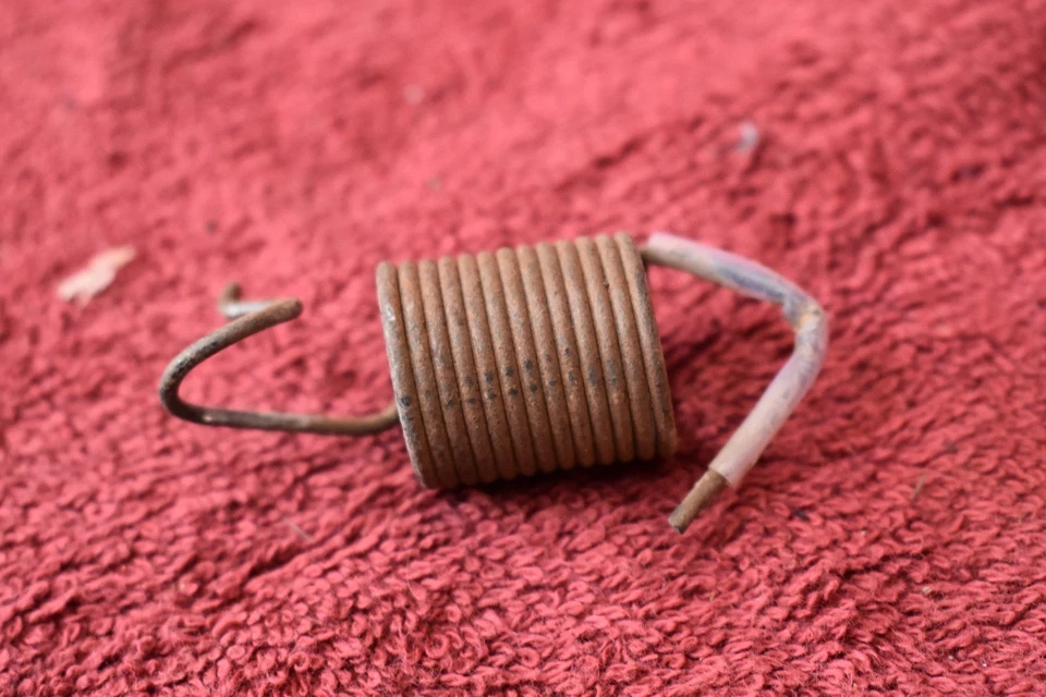 70-78 Datsun 240Z 260Z 280Z cable de freno trasero par de resorte de retención OEM usado Foto 2 de 4