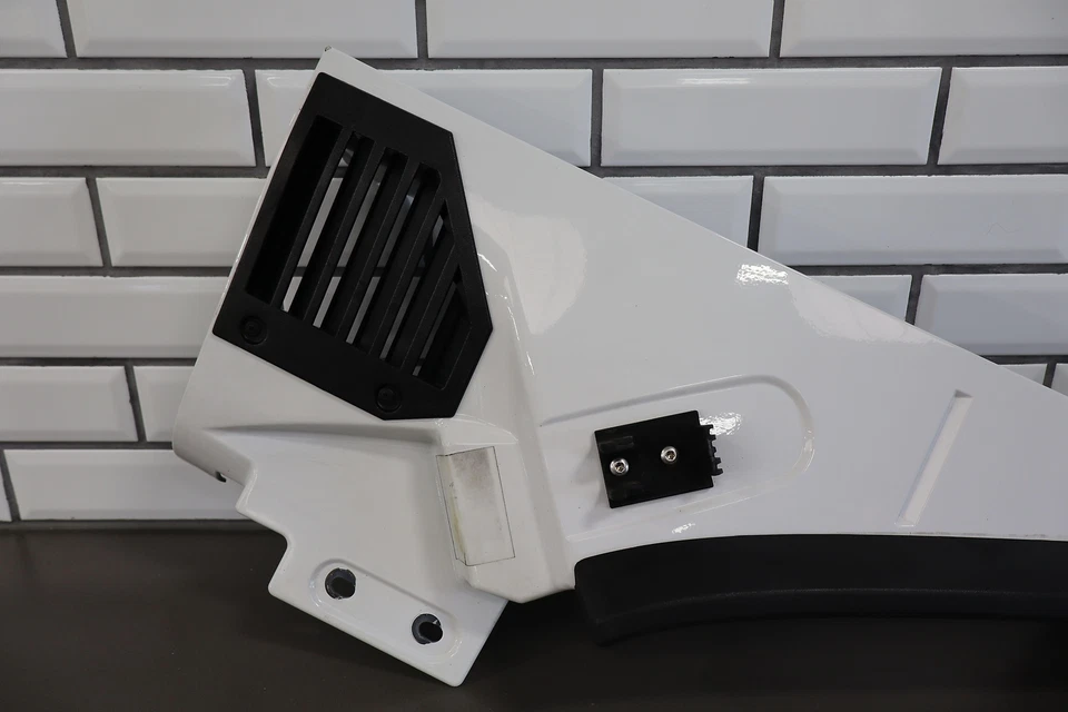 Hummer H2 2003-2009 conductor izquierdo OEM guardabarros con moldura acampanada Foto 2 de 4