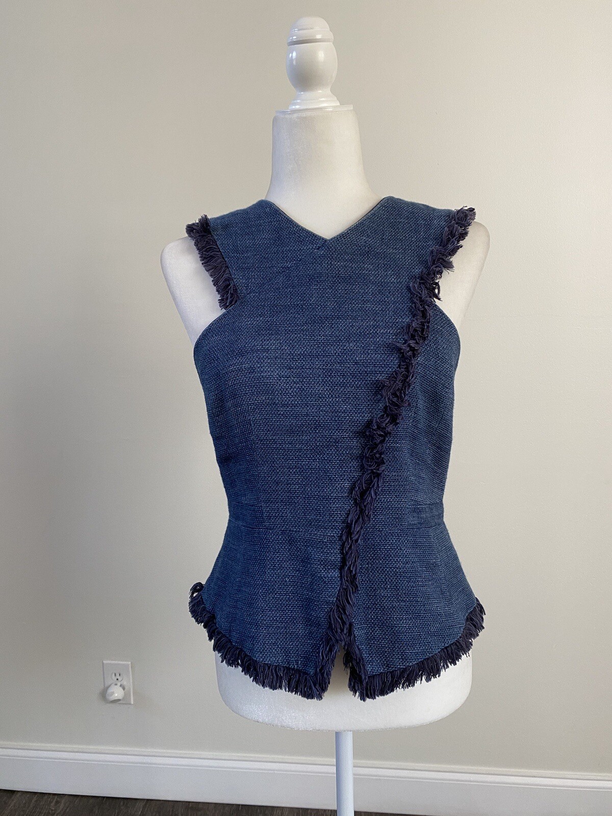 BCBGMAXAZRIA Women's Blue Munson Short Top Blouse Sz S Blue Tweed Fringe