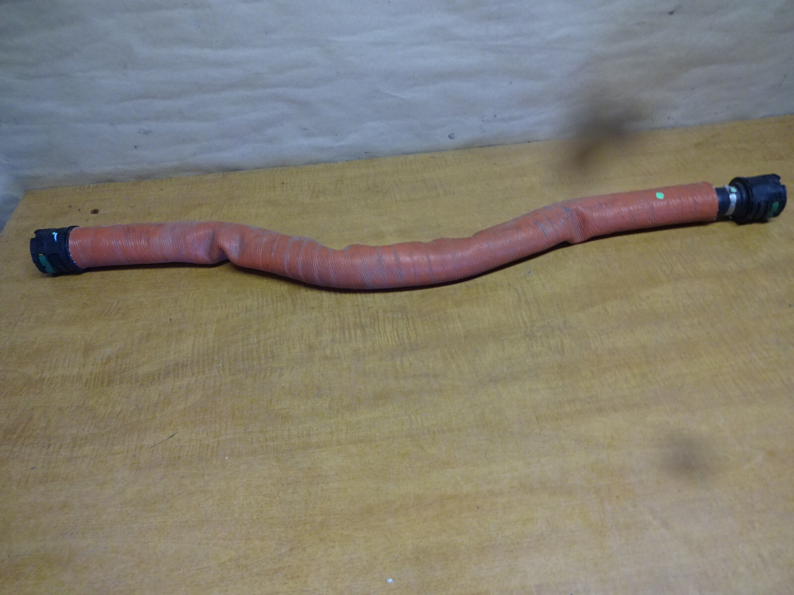 Ferrari 458 - Lower Fuel Tanks Connector Pipe - P/N 266693